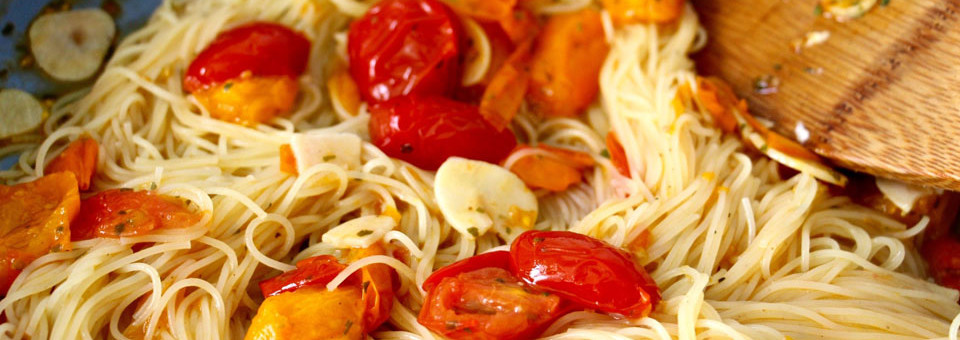 How to Make – 5 Minutes Tomato Garlic Pasta